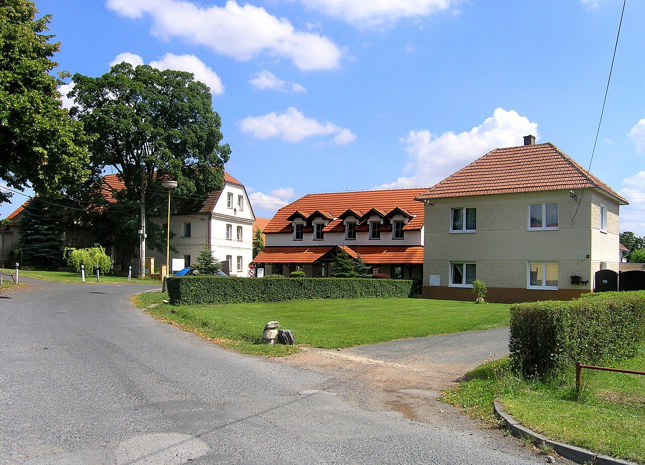 Pletený Újezd