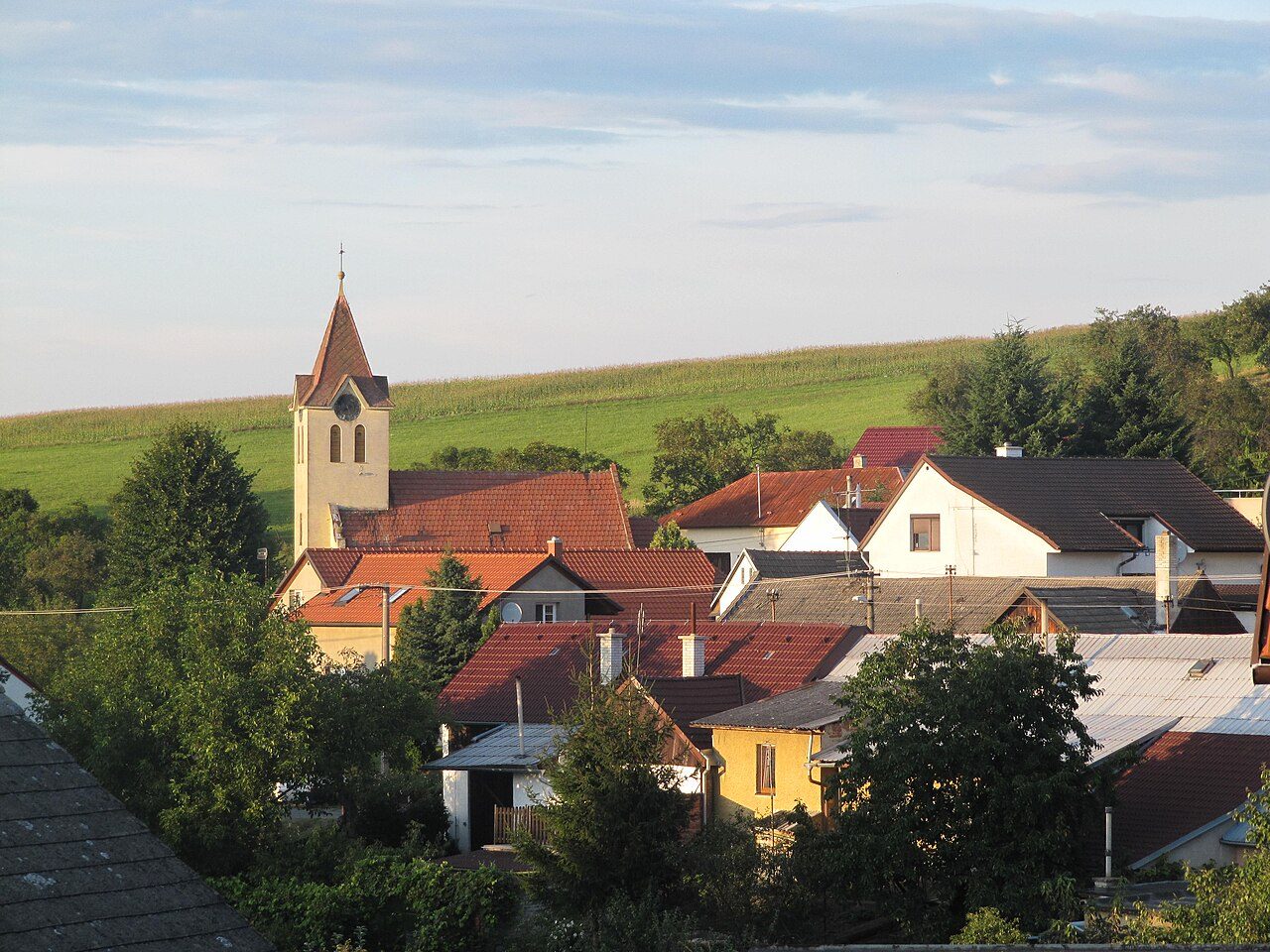Komárov