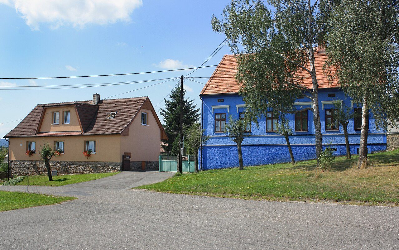 Těně