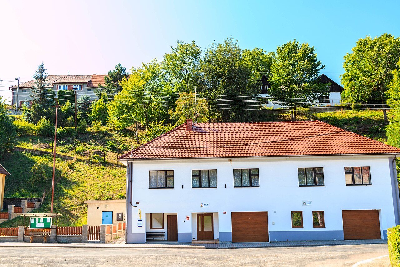 Hluboká