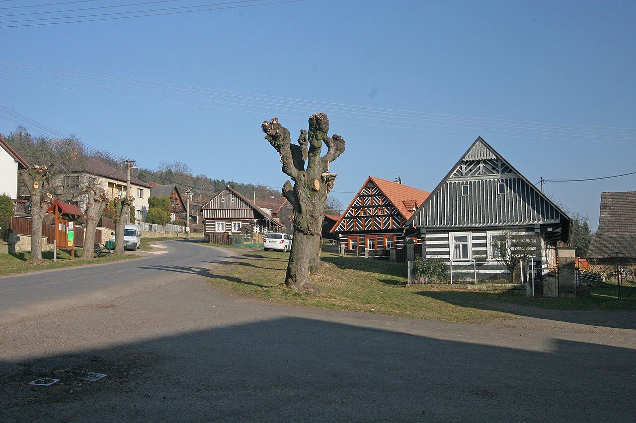 Podhorní Újezd a Vojice