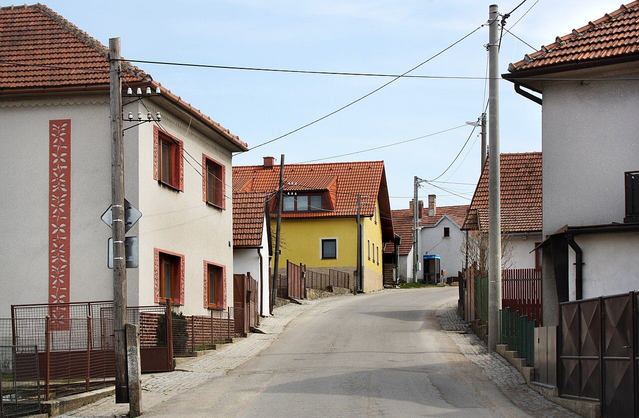 Otín